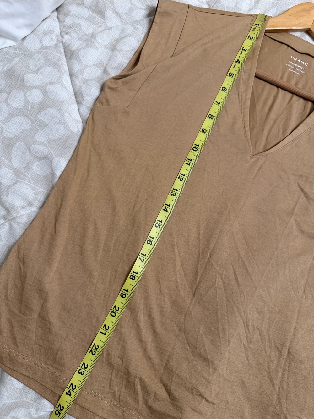 FRAME
Camel Le Mid Rise Tee - Picture 9 of 9